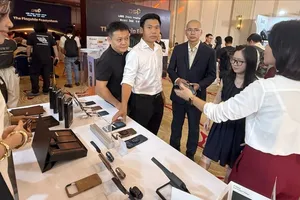 Đông đảo khách hàng đến với DTR tại sự kiện giới thiệu hệ sinh thái phụ kiện mới 