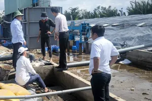 Lãnh đạo Sở NN-MT tỉnh Vĩnh Long kiểm tra hiện trường bãi rác An Hiệp chiều 20-9
