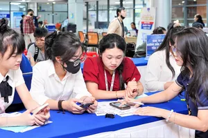 Tuyển sinh ĐH-CĐ năm 2026: Cân nhắc bỏ xét tuyển bằng điểm học bạ THPT