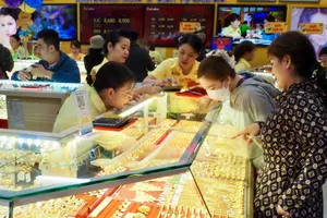 Giá vàng miếng SJC tăng gần 1 triệu đồng/lượng 