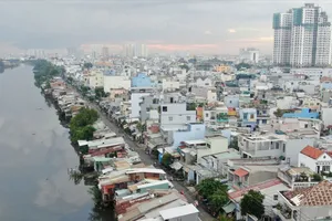 Dự án cải tạo bờ Bắc Kênh Đôi, TPHCM. Ảnh: HOÀNG HÙNG
