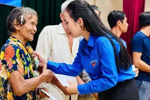 Tuổi trẻ TPHCM trao hỗ trợ hơn 3,5 tỷ đồng tới người dân Hà Tĩnh, Nghệ An
