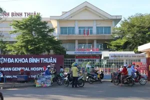 4 người bị ngộ độc do ăn cá nóc đang được điều trị tại Bệnh viện Đa khoa Bình Thuận (tỉnh Lâm Đồng)
