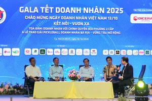 Chính quyền và doanh nhân chia sẻ về thủ tục hành chính, cơ hội đầu tư