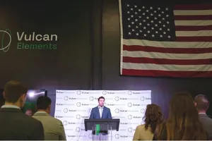 Giám đốc điều hành John Maslin phát biểu tại một sự kiện của Công ty Vulcan Elements. Ảnh: OX IMAGES PHOTOGRAPHY