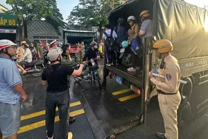 TPHCM: Tăng cường cảnh sát giao thông ứng trực tại các tuyến đường bị ngập