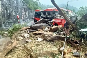 Hiện trường vụ sạt lở đèo Khánh Lê