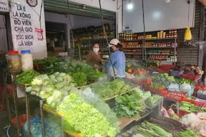 Giá rau xanh, trứng gà tăng cao