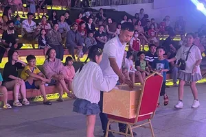 Chương trình văn nghệ tiếp nhận hơn 70 triệu đồng ủng hộ đồng bào