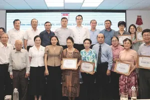 Liên hiệp các tổ chức hữu nghị TPHCM đóng góp cứu trợ đồng bào vùng lũ