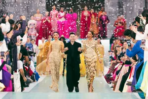 Hơn 70 hoa hậu các nước trình diễn ấn tượng tại Quảng trường Ngọ Môn - Huế