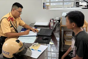 Xử lý nhóm thanh niên “bốc đầu” xe để câu view