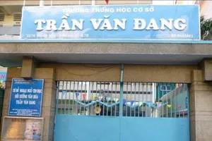Trường THCS Trần Văn Đang (phường Tân Hòa, TPHCM) vừa tạm ngưng nhiệm vụ một giáo viên có hình thức phạt học sinh chưa phù hợp