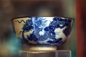 Đồ sứ ký kiểu thời vua Minh Mạng