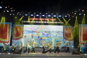 Một tiết mục văn nghệ trong chương trình văn nghệ khai mạc Lễ hội Nghinh Ông Lại Sơn năm 2025