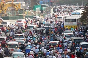 Hanoi plans to ban motorbikes in downtown to curb traffic congestion (Photo: SGGP)