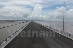 Tan Vu-Lach Huyen bridge, the country’s longest cross-sea bridge, will be opened to traffic on National Day. (Photo: VNA)