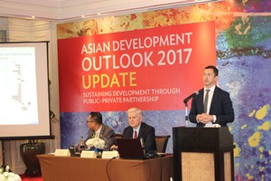 At the launch ceremony (Photo: Courtesy of ADB)