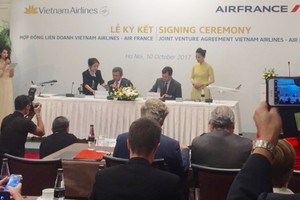 At the signing ceremony (photo: SGGP)