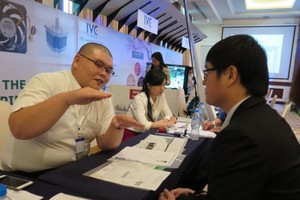 Senior managers in consumer goods sector receive salary of $13,203