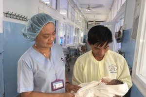 Doctors perform C-section on mother in coma due to cancer