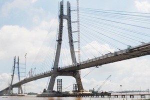 Ministry, contractor find cause of cracks at Vam Cong bridge