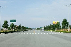 $220,307 LED light system installed My Phuoc-Tan Van Expressway