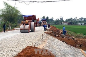 Building transport infrastructure in Yen Dinh district, Thanh Hoa province (Illustrative image. Source: VNA)