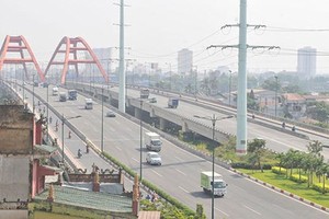The construction of Ring Road No.2 from Go Dua Intersection to Pham Van Dong Street has been commenced. Photo by Cao Thang