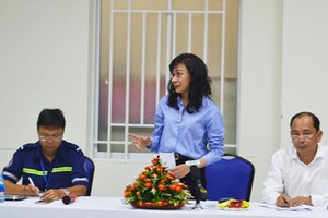 Deputy Chairwoman Nguyen Thi Thu shared her ideas at the working session