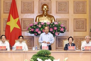 Prime Minister Nguyen Xuan Phuc chairs a meeting of the National Committee for Education Reforms and the National Council of Education and Human Resources Development from 2016 – 2020 on May 29. (Photo: VNA)