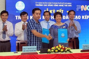 At the signing ceremony (photo: SGGP)