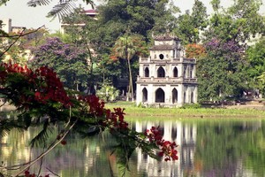 Hoan Kiem Lake in Hanoi (Photo: VNA)