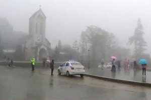 Cold snap hits North, Central while HCMC sees high tide