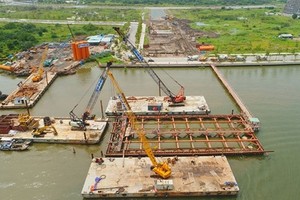 Sluggish site clearance leads to delay of Thu Thiem 2 Bridge