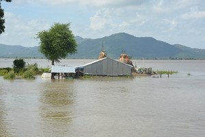 Mekong delta needs $100.7 million to remove residents from land erosion 