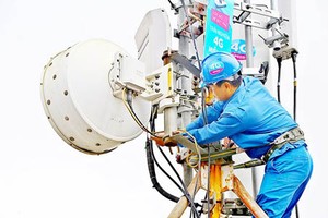 VinaPhone is one of the cellular network providers that offer 4G to customers. Photo by Tan Ba