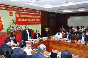 Prime Minister Nguyen Xuan Phuc holds working session with Dak Lak leaders (Source: VNA)