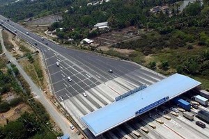 The toll booth in Dong Nai Province  will be under investigation (Photo: SGGGP)