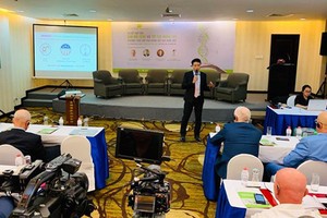 Dr. Cao Anh Tuan delivered his speech in the Genetica Talk conference