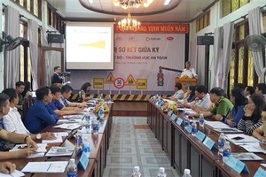 At the conference on June 19 to review the implementation of the 'Slow Zones, Safe Zones' project (Photo: VNA)