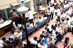 Two people killed, many hospitalized in North, Central Vietnam's scorching heat