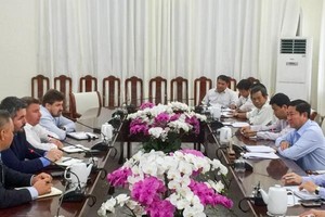 Russian enterprise wants to build power plant in Ninh ThuanThe working session between Technoprom Export and NInh Thuan authorities on Thursday. Photo baoninhthuan.com.vn