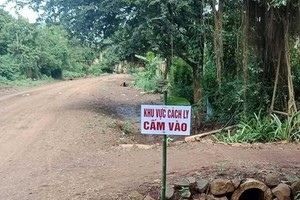 The path into the girl's house is isolated (Photo: SGGP)