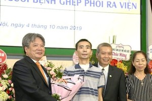 An emotional Khuong thanks the many doctors, nurses and other healthcare professionals in the transplant unit who had given her a new lease of life as well as the organ donor who had made it all possible (Photo: SGGP)