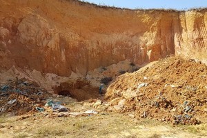 Investigation carried out on illegally dumped waste in Soc Son