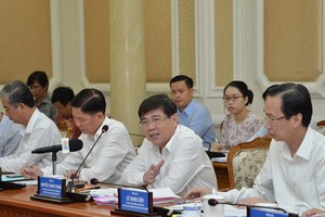 Chairman NGuyen Thanh Phong at the conference (Photo: SGGP)