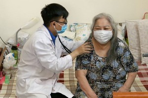 Doctors in HCMC provide at home –medical checkups 