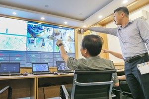 The new smart city operation center is being piloted at HCMC People’s Committee. (Photo: SGGP)