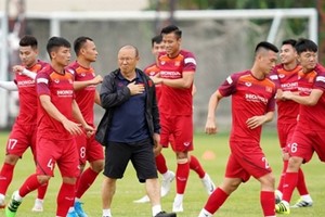Vietnam national team train under the watchful eye of coach Park Hang-seo. — Photo thethao247.vn